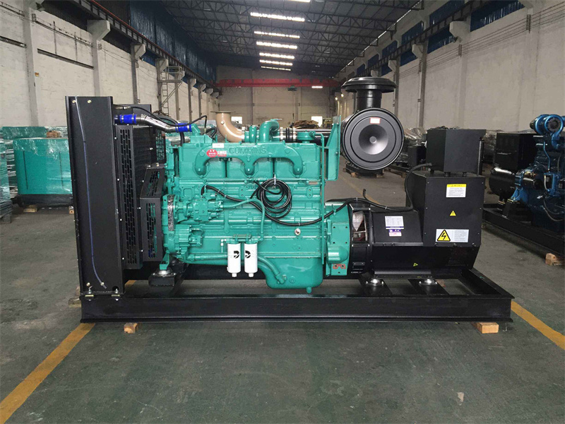 新罗如何判断一个电压表是否具有自动量程切换功能？