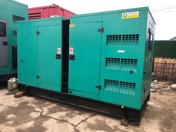 新罗怎样合理控制磷酸铁锂蓄电池的充放电倍率以延长其使用寿命？